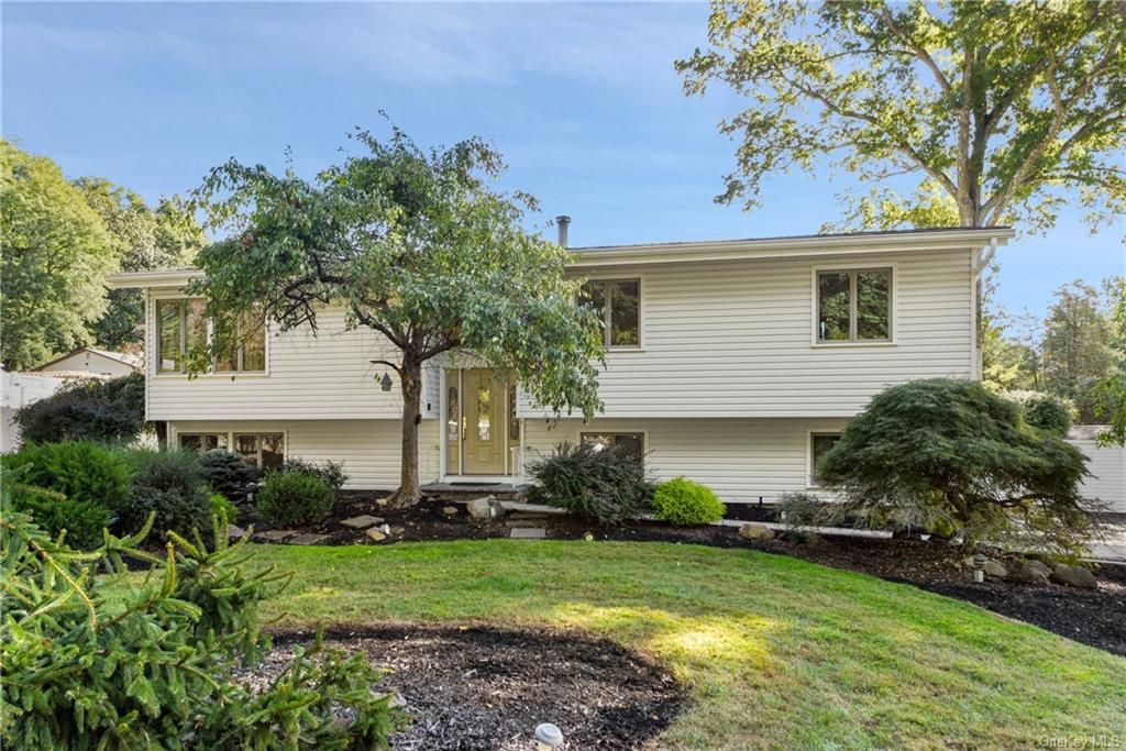 2 Tobi Ln, New City, NY 10956
