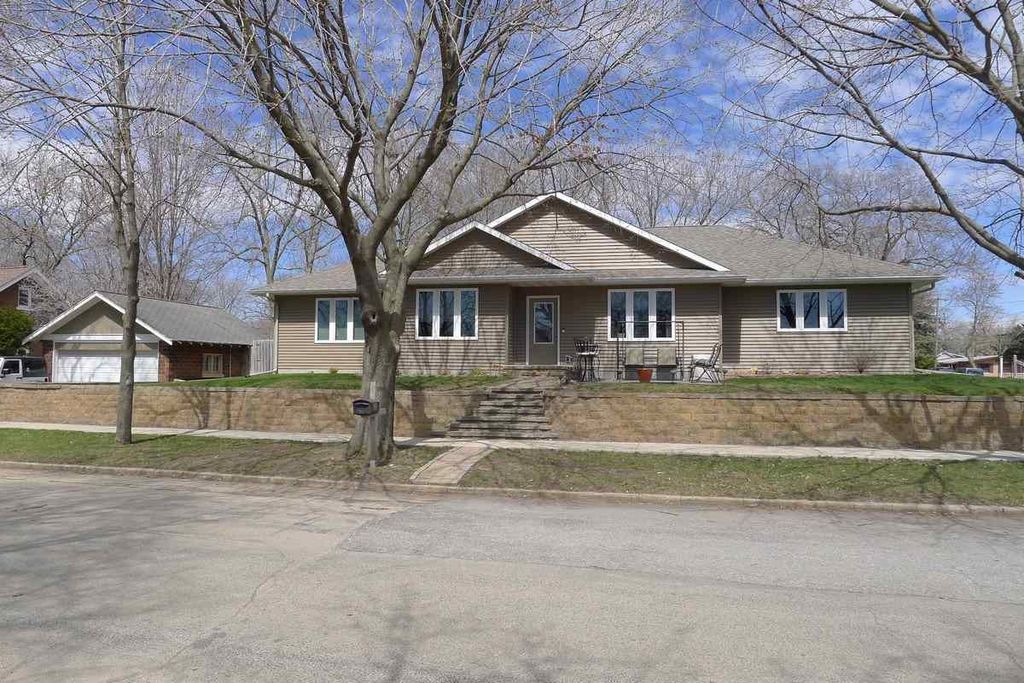 407 Riverside Dr, Charles City, IA 50616 Trulia