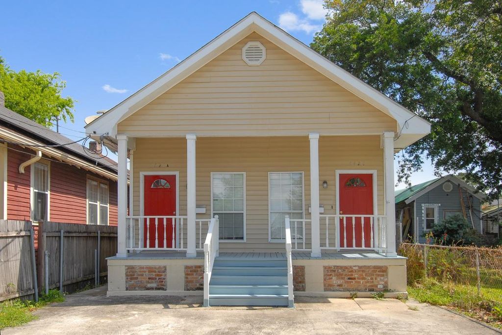 7427 Spruce St, New Orleans, LA 70118