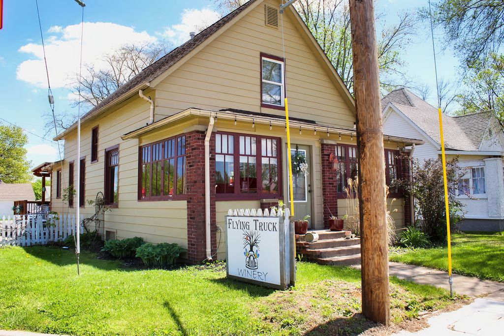 211 N Sycamore St, Villa Grove, IL 61956 Trulia