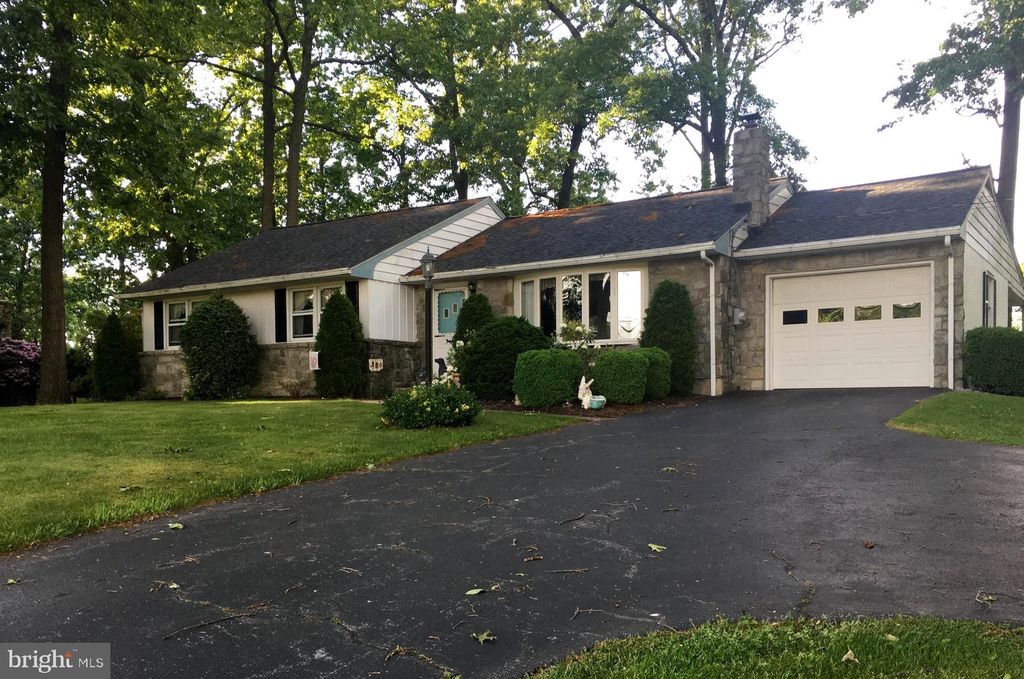 24 W Conestoga Rd, Elverson, PA 19520 Trulia