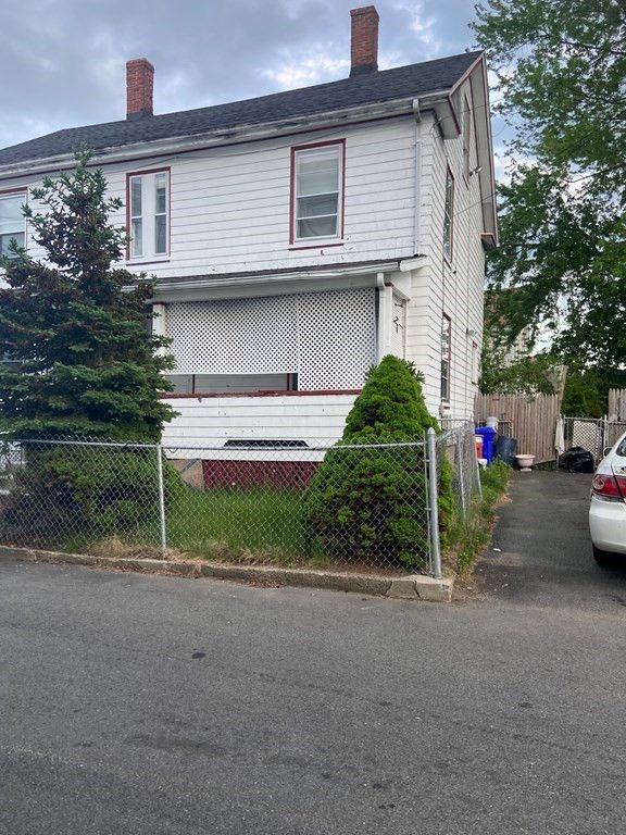 4 School St, Malden, MA 02148