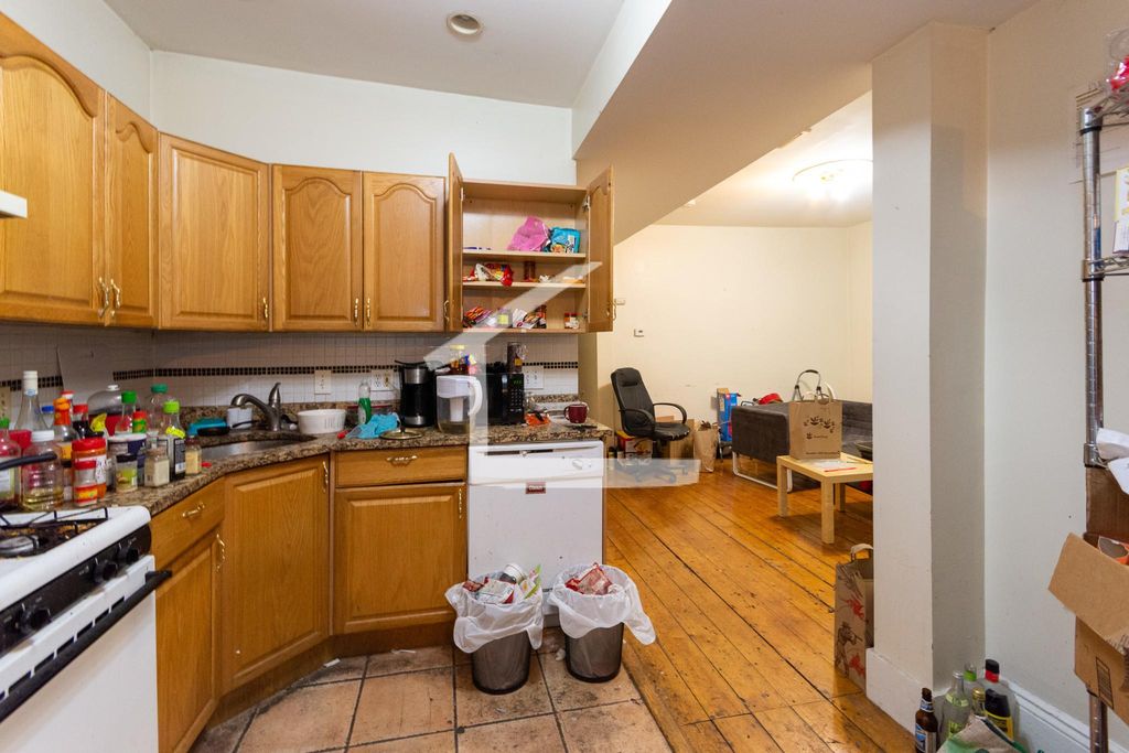 129 Brook St #1, Brookline, MA 02445