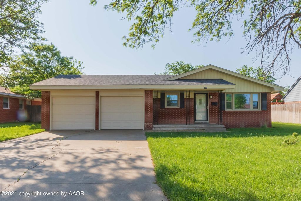 411 Holman Ln, Canyon, TX 79015