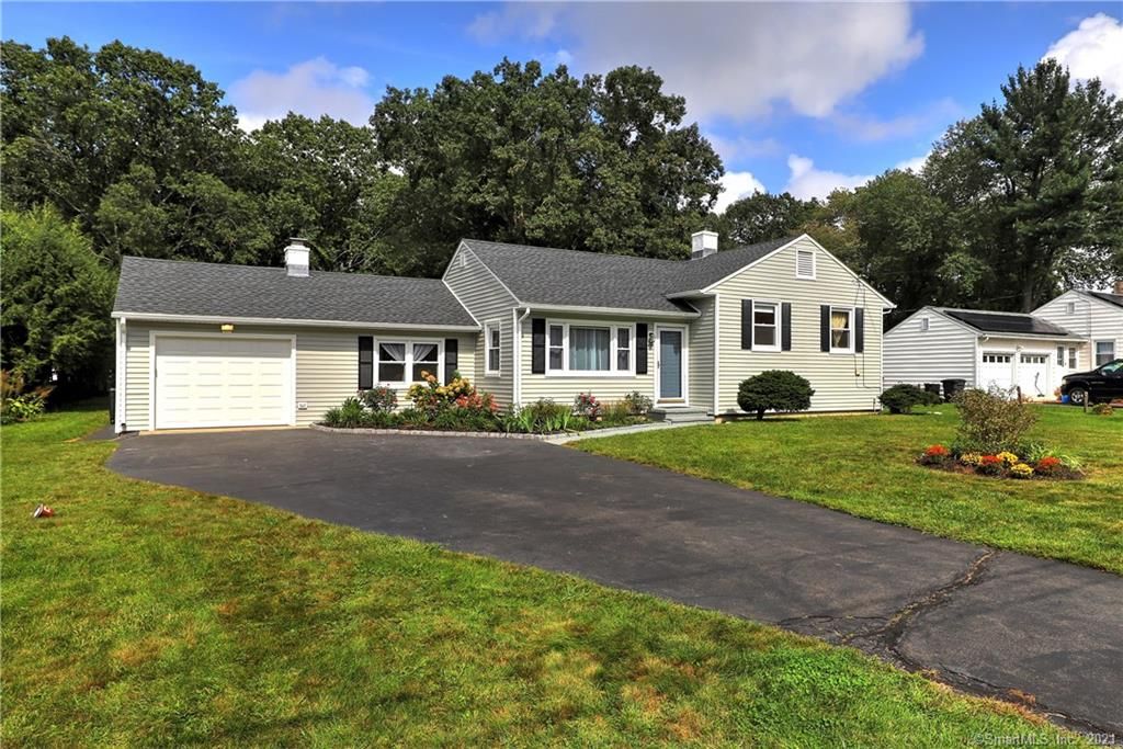 41 Tennyson Ave, North Haven, CT 06473