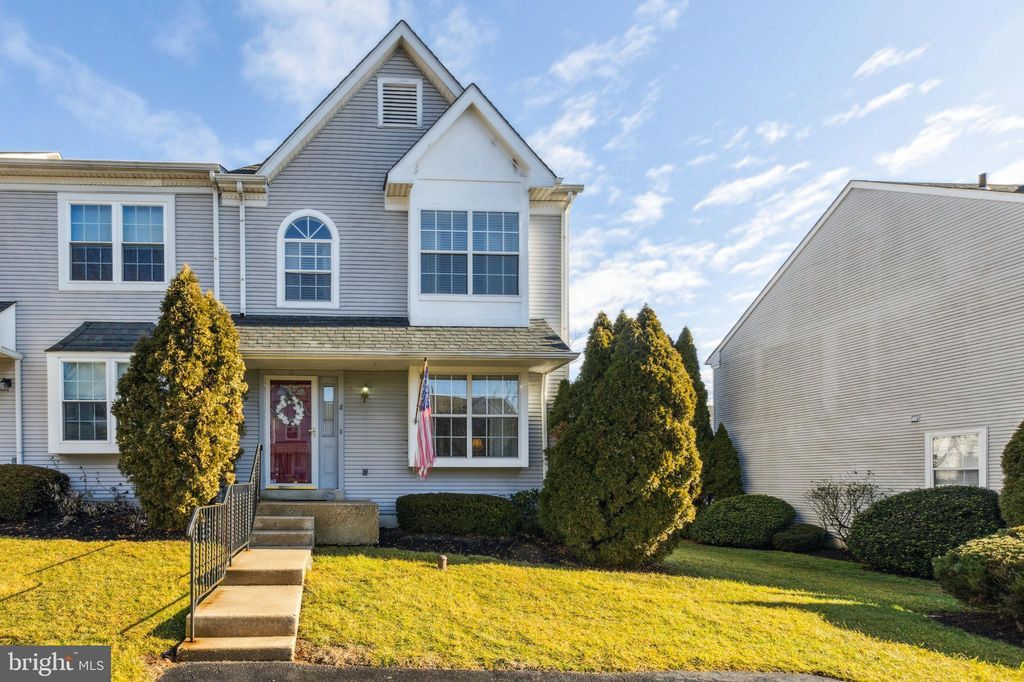 8 Eusden Dr, Aston, PA 19014 See Est. Value, Schools & More