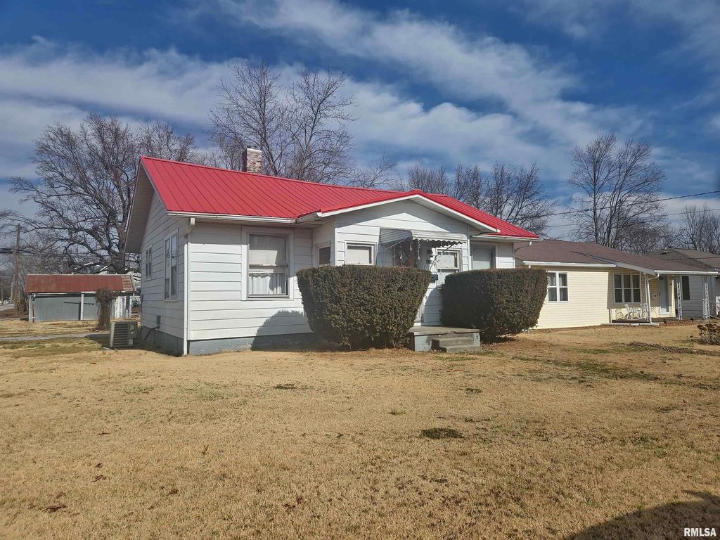 611 Murphy Rd Pinckneyville IL 62274 See Est Value Schools More 611 Murphy Rd Pinckneyville IL 62274 See Est Value Schools More