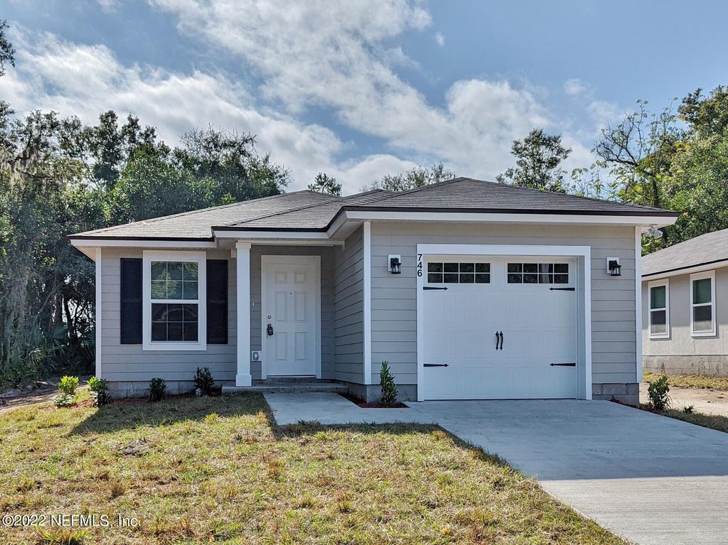 746 56TH ST E, Jacksonville, FL 32208
