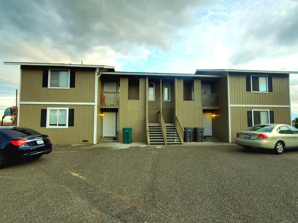 1106 N Buchanan St, Kennewick, WA 99336