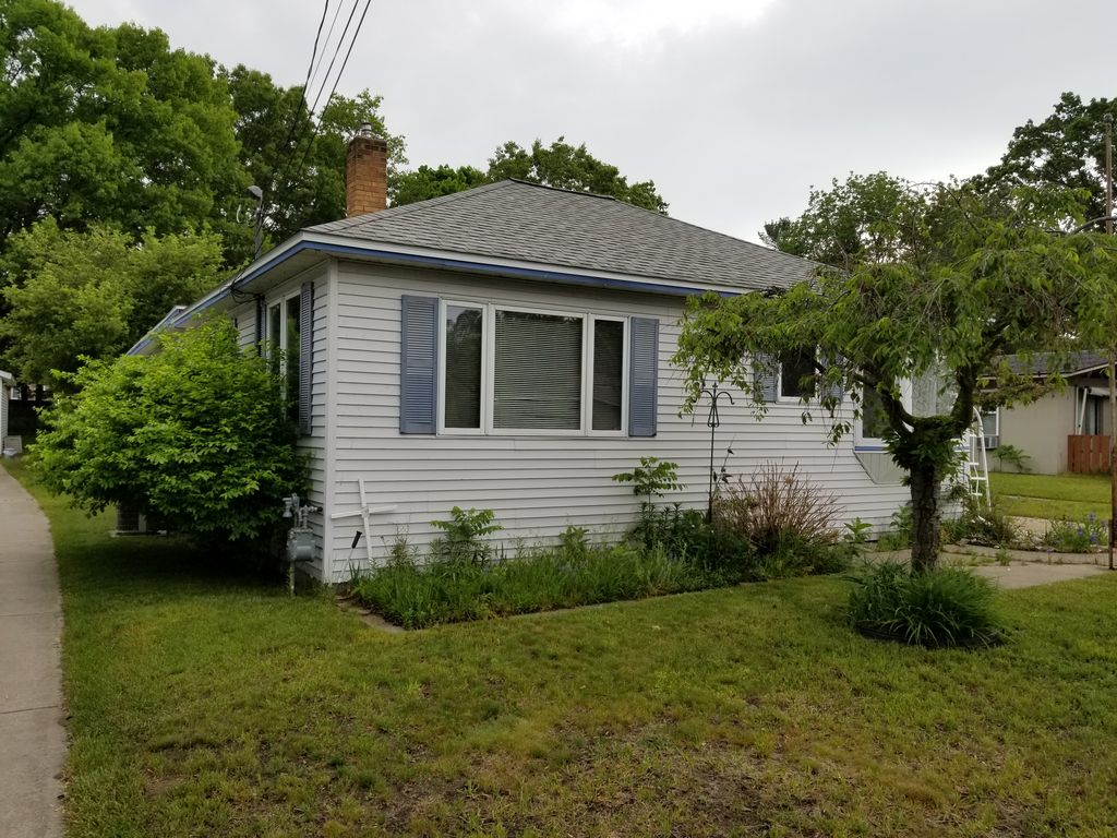 221 South St, Spring Lake, MI 4 Bed, 2 Bath SingleFamily Home 20