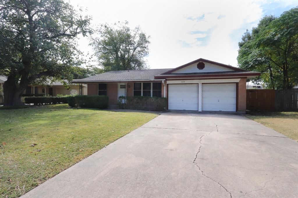 519 Vernet St, Richardson, TX 75080