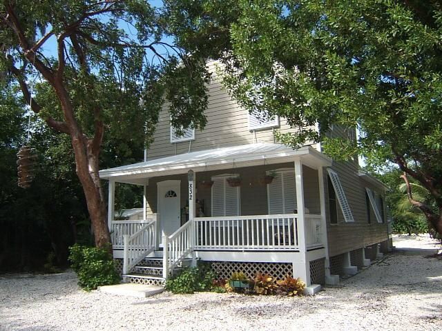 832 E  Shore Dr, Summerland Key, FL 33042