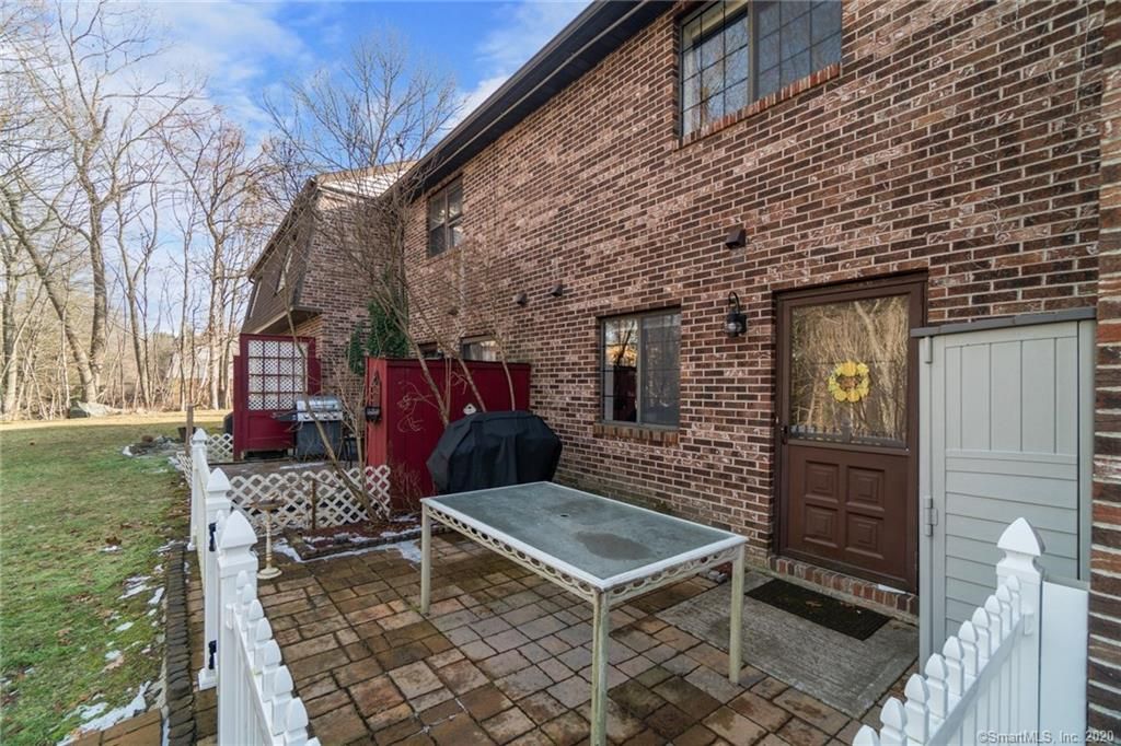 143 Pine Hill Rd 21D, Thomaston, CT 2 Bed, 2 Bath Condo 18 Photos