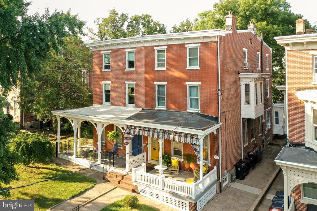 1321 W 8th St, Wilmington, DE 19806