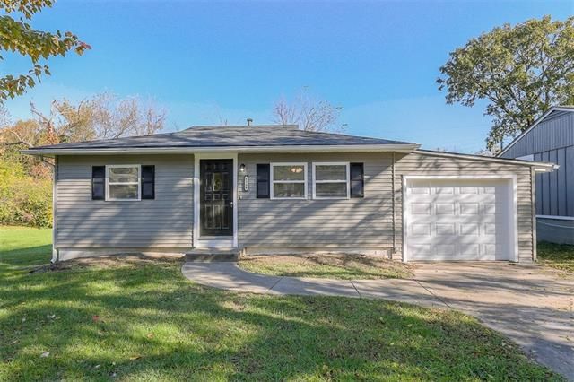 1300 NE 46th Ter, Kansas City, MO 64116