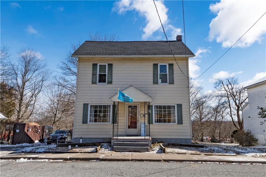 221 S Broad St, East Bangor, PA 18013 2 Bed, 1 Bath SingleFamily