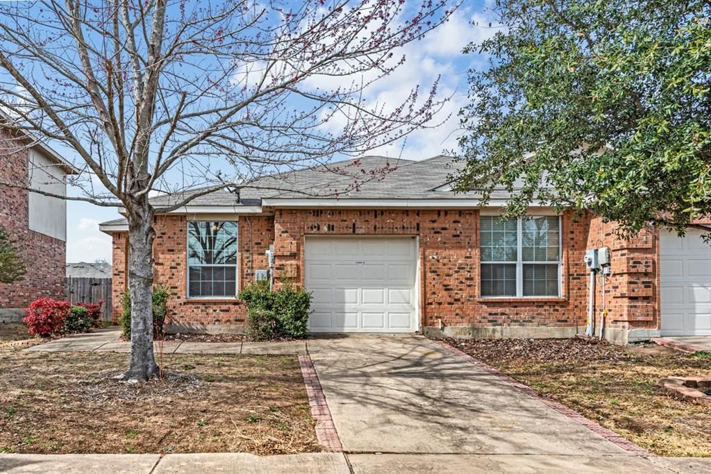 2245 Stonebrook Ln, Mesquite, TX 75181