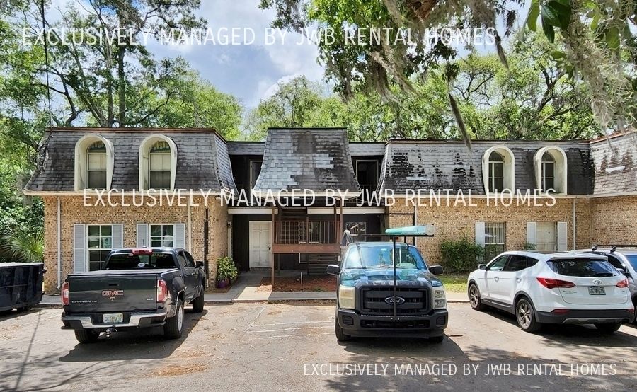 851 Bert Rd #19, Jacksonville, FL 32211