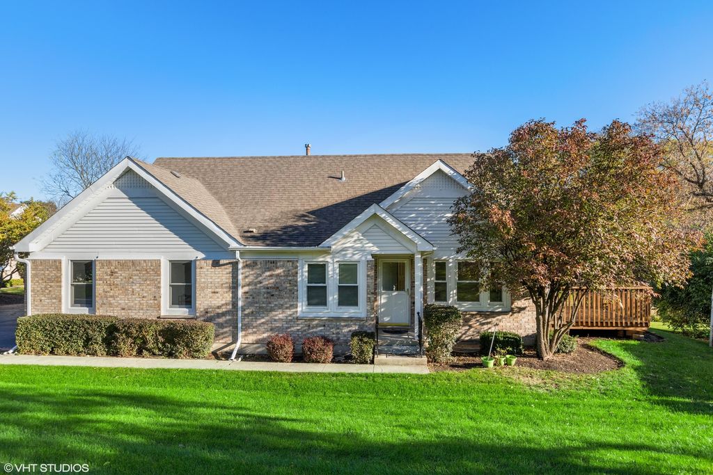 256 Haber Ct #256, Cary, IL 60013