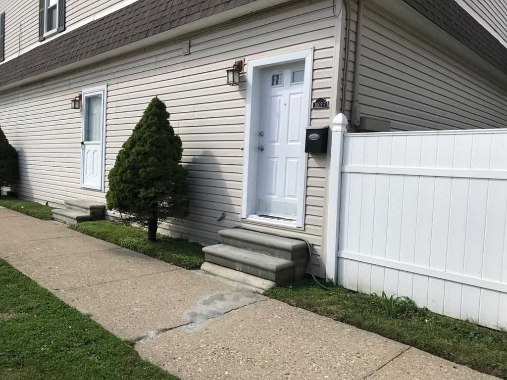 1002 Oak St 2, Wyandotte, MI 48192 Trulia