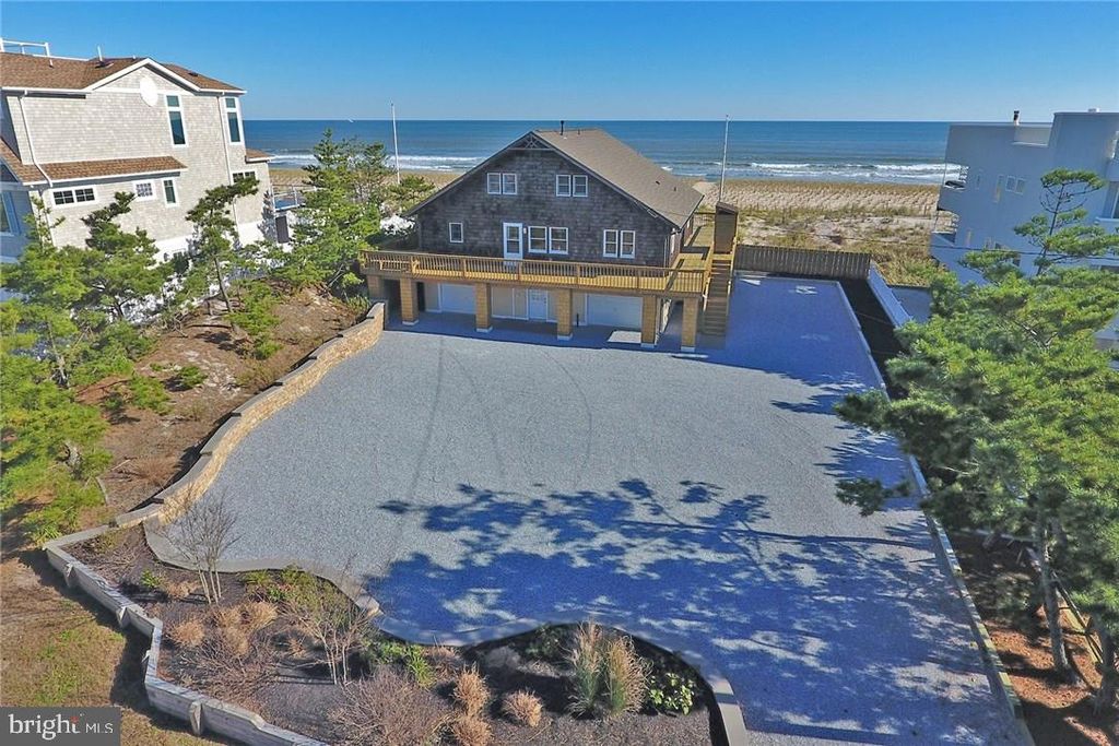 1075 Long Beach Blvd, Long Bch Twp, NJ 08008 4 Bed, 3 Bath Single