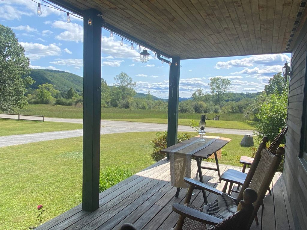 4 Herricks Cove Road, Rockingham, VT 05101