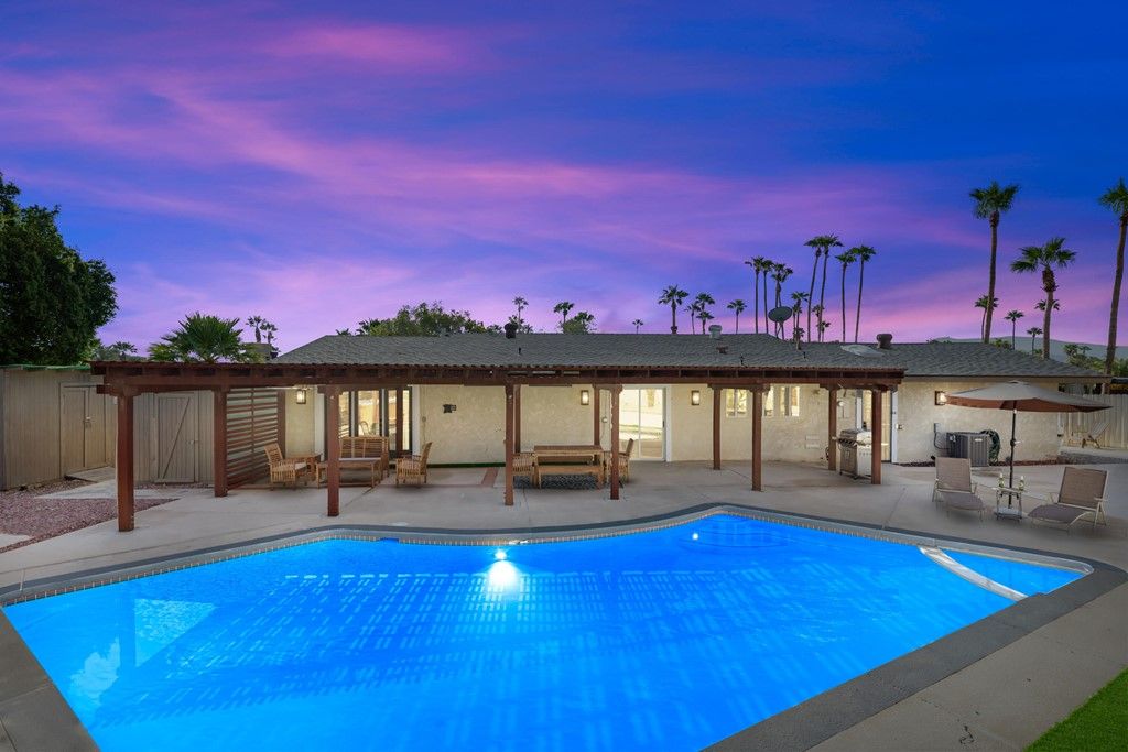 1232 E Delgado Rd, Palm Springs, CA 92262