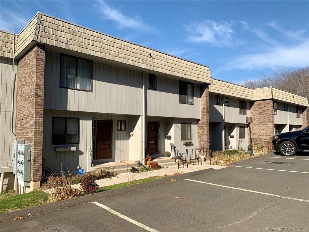 5 Heather Ct #5, Cromwell, CT 06416
