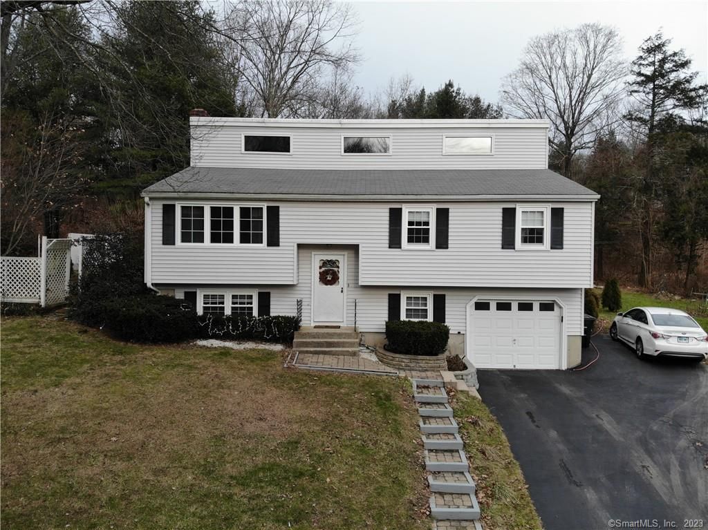 37 Limestone Dr, Torrington, CT 06790