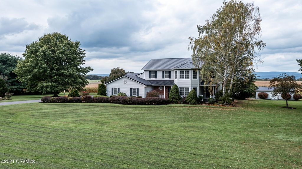 559 Hetlerville Rd, Nescopeck, PA 18635