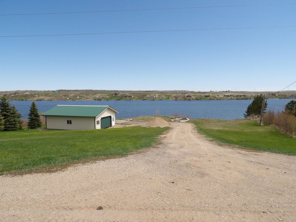 2104 116g Ave SE, Rogers, ND 58479
