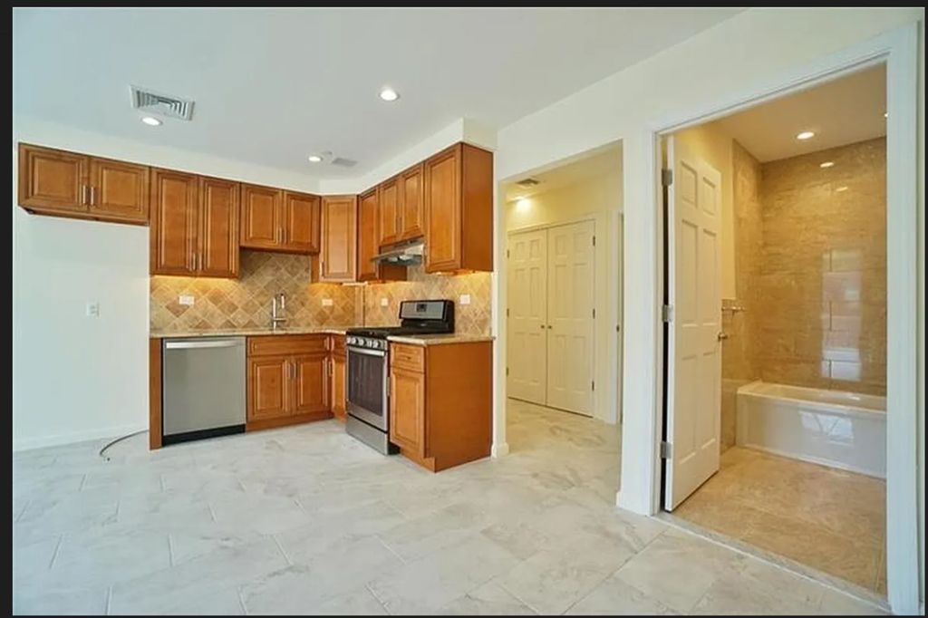 2848W15thSt#1A,Brooklyn,NY11224