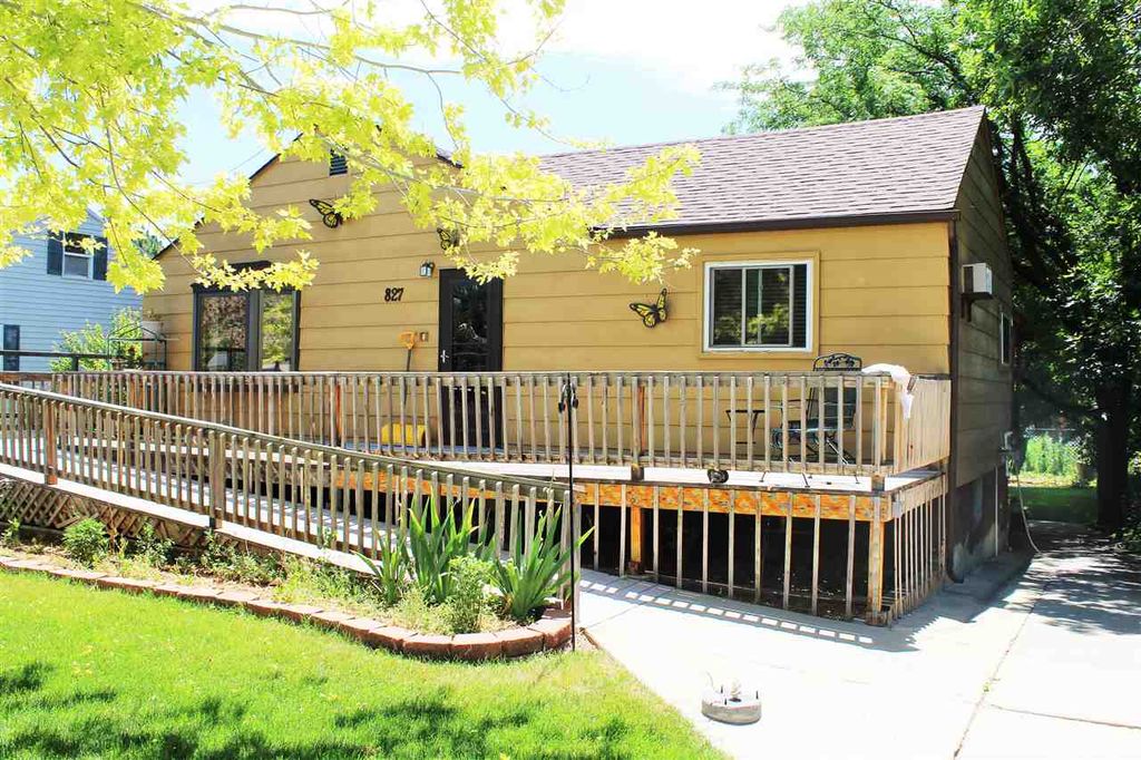 827 Park St, Thermopolis, WY 82443 Trulia