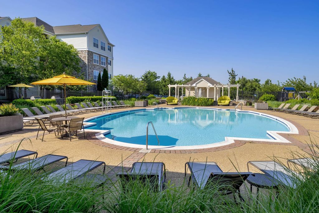 13800 Jefferson Park Dr, Herndon, VA 20171