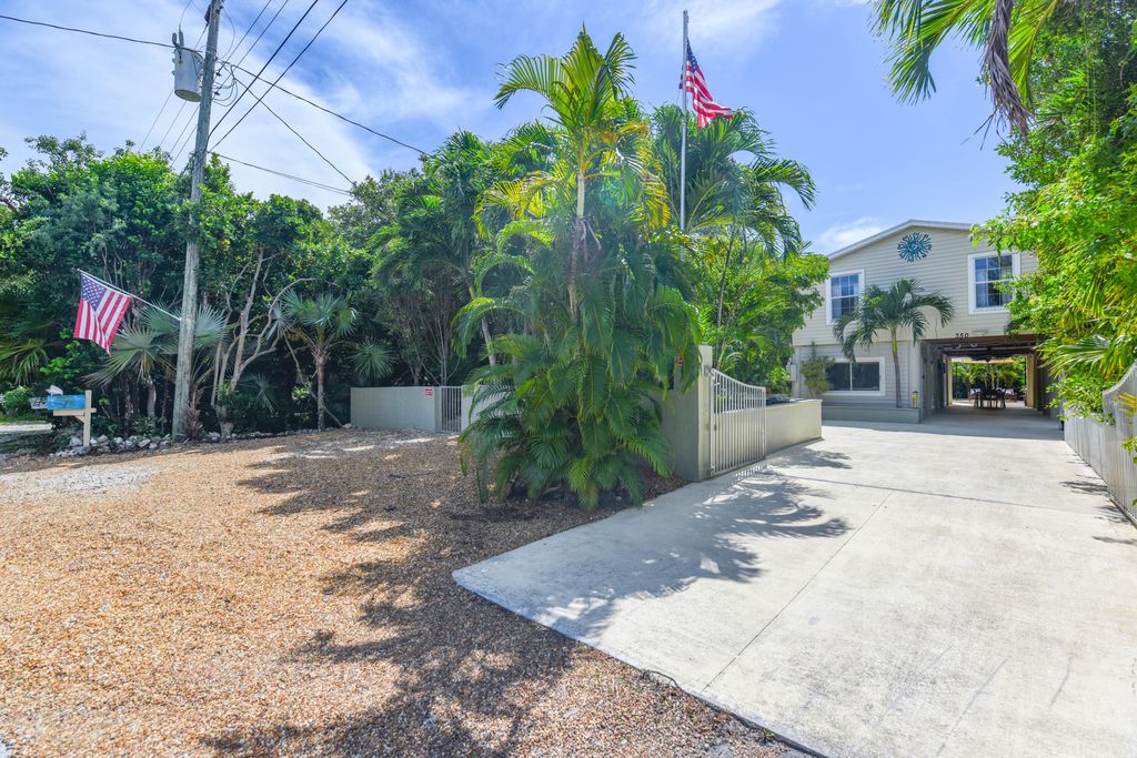 350 Cocoanut Ave, Marathon, FL 33050