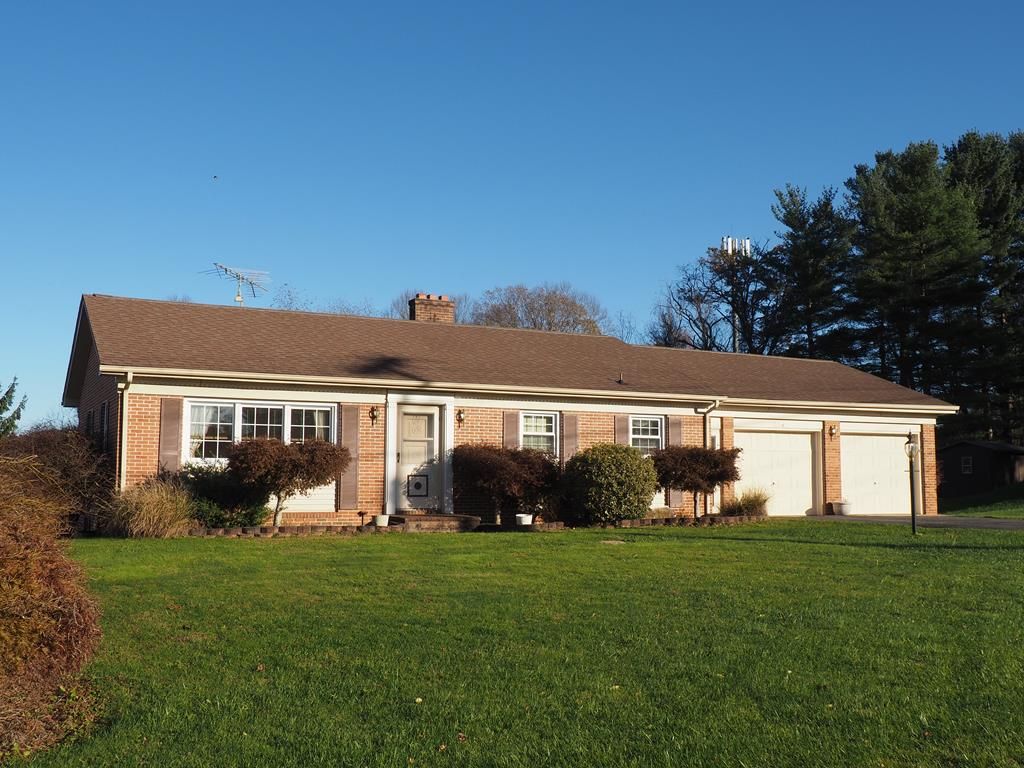 224 Waugh Dr, Galax, VA 24333 3 Bed, 2 Bath SingleFamily Home MLS
