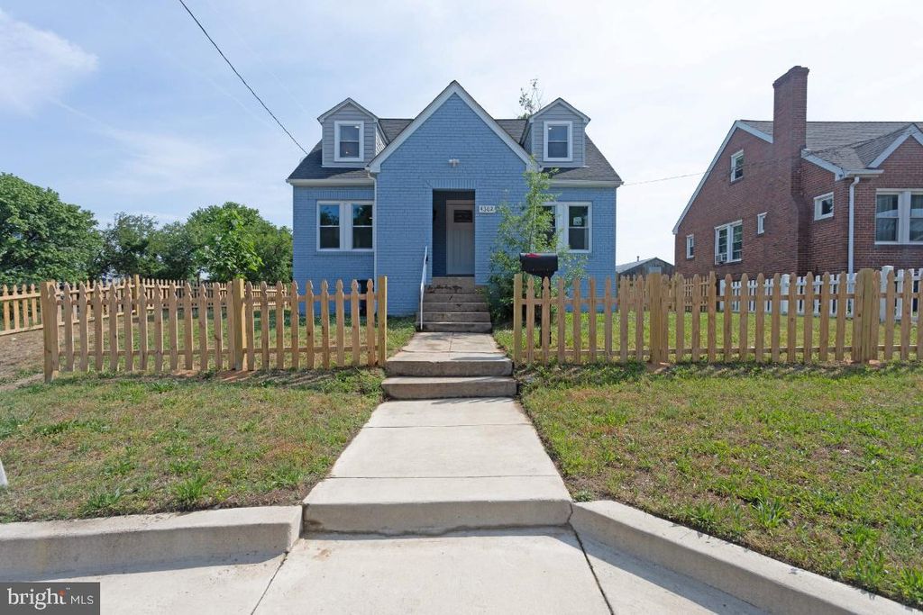4302 N Addison Rd, Capitol Heights, MD 20743