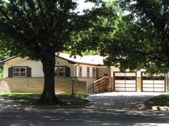 2119 S Bluff Ct, Wichita, KS 67218