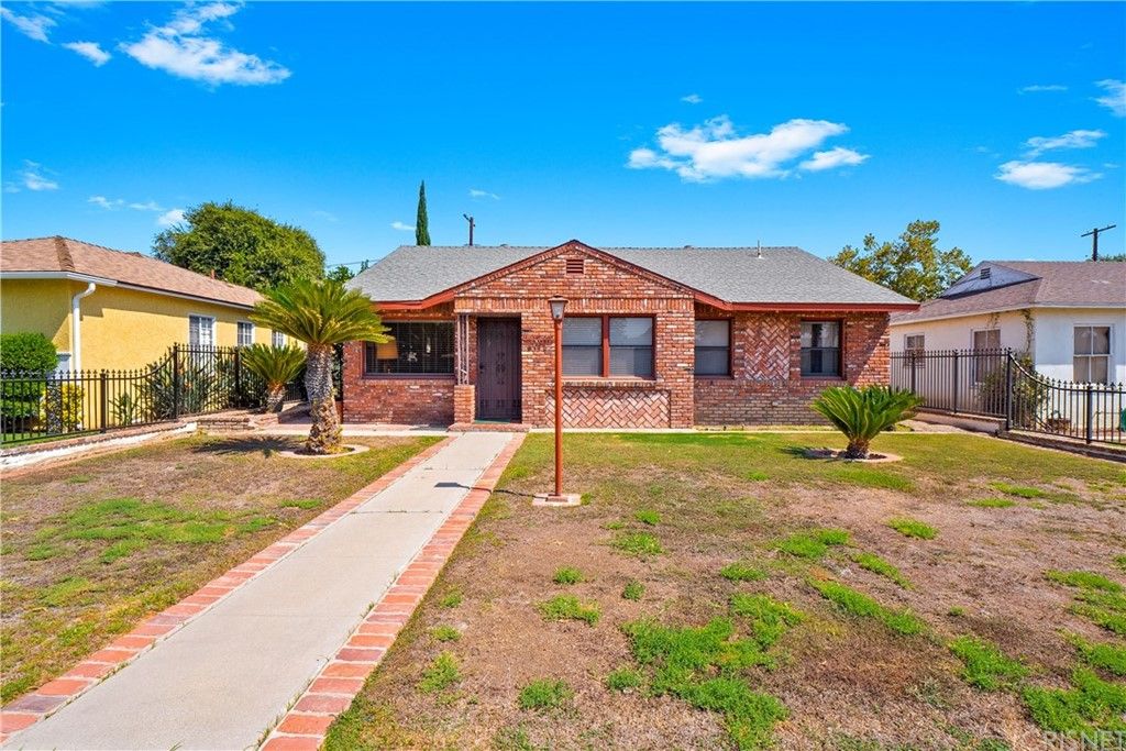 8136 White Oak Ave, Northridge, CA 91325