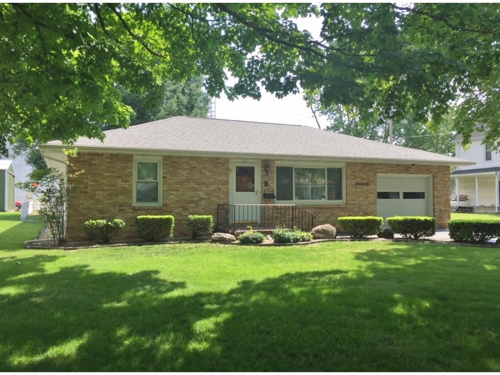 217 W Madison St, Moweaqua, IL 62550 Trulia
