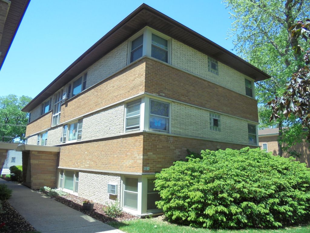 837 Lathrop Ave  #1W, Forest Park, IL 60130