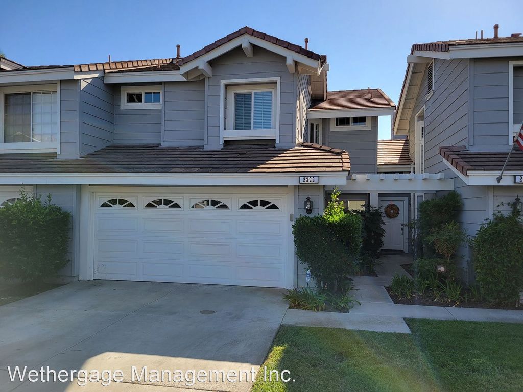 2322 Redwood Dr, Tustin, CA 92782