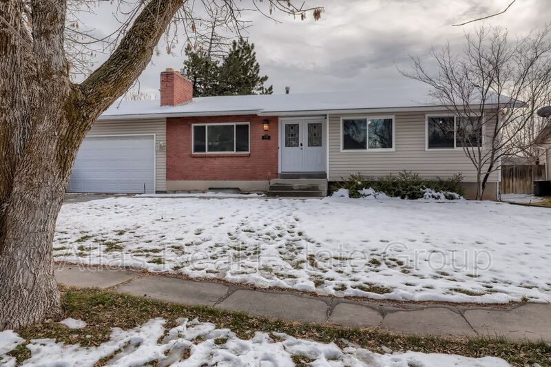 1008 E 400 S, Kaysville, UT 84037