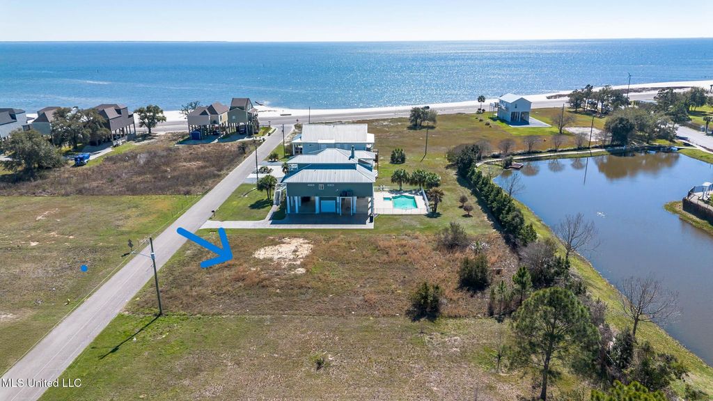 310 S Seashore Ave, Long Beach, MS 39560 - See Est. Value, Schools & More