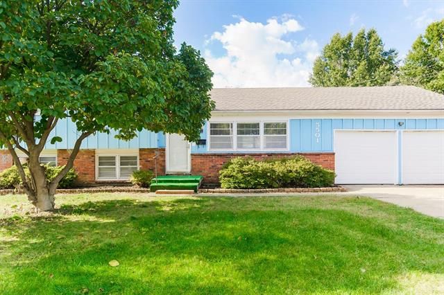 5501 W 99th Ter, Overland Park, KS 66207