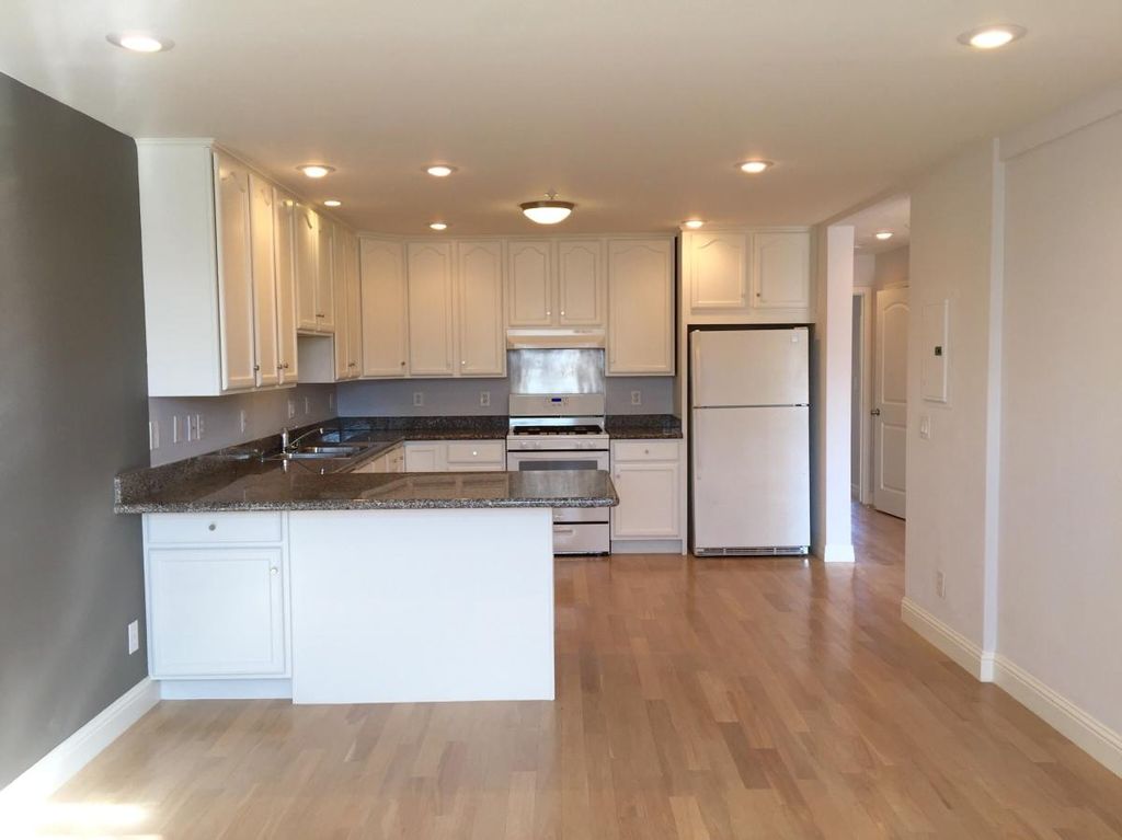 1670 Kirkwood Ave #B, San Francisco, CA 94124