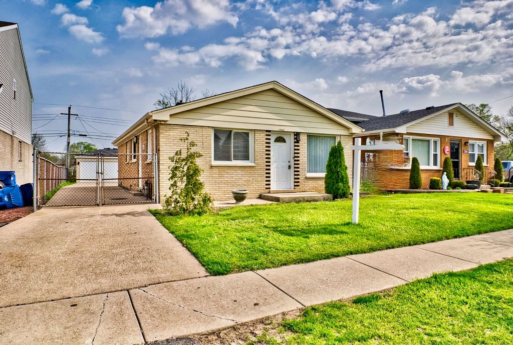 2908 141st St, Blue Island, IL 60406