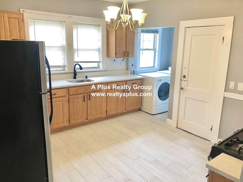 19 Archdale Rd #2, Roslindale, MA 02131