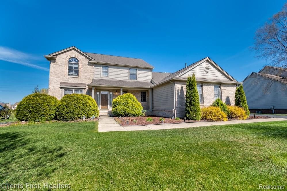 967 Fairway Park Dr, Ann Arbor, MI 48103