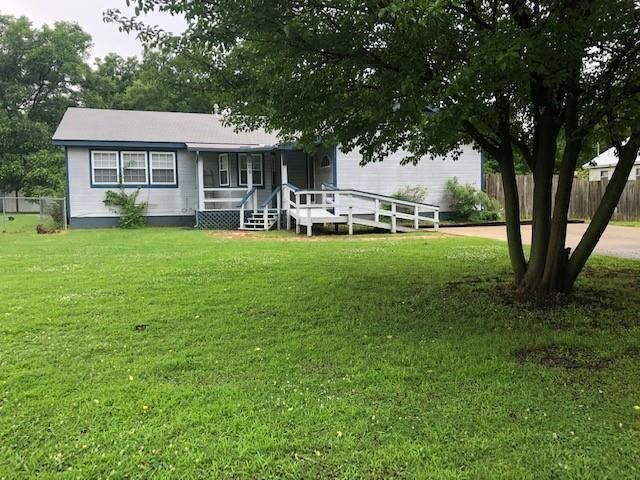 905 N Ayars St, Prague, OK 74864